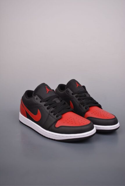 company level pure original version can be returned and exchanged
Air Jordan 1 Low black and red toes
AJ1 Joe 1 low-top casual sneakers in official color matching
The only exclusive first-layer leather in the market, original shoes developed from original files
Original leather, original punched toe cap, correct full-rubber insole, four-thread pull-top, original woven label, tongue filled with high-elastic sponge.
Official item number: 553558 0673333
Size: 36 36.5 37.5 38 38.5 39 40 40.5 41 42 42.5 43 44 45 46